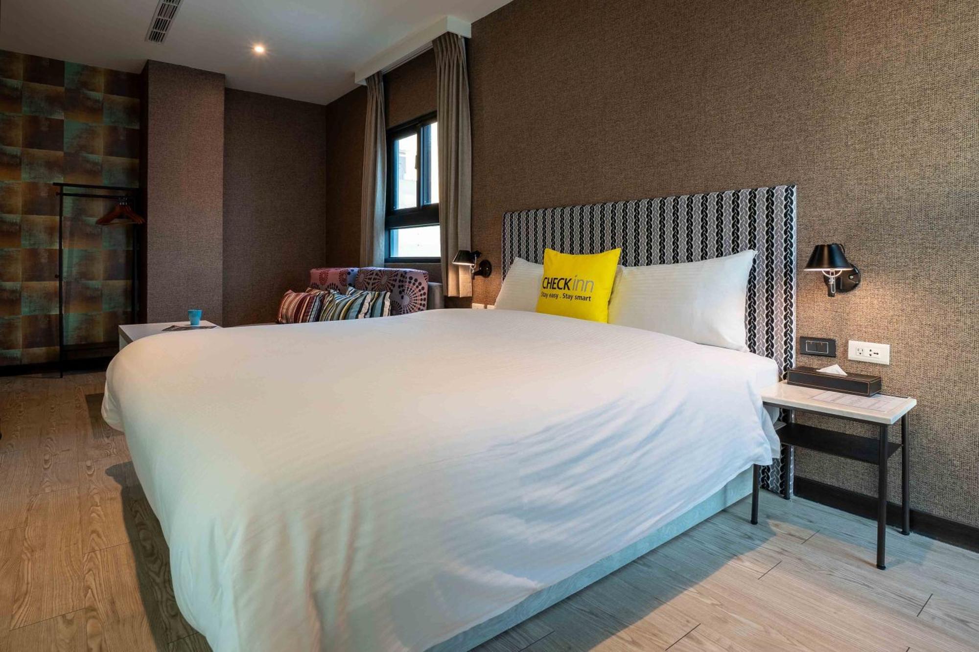 Check Inn Taichung Ziyou מראה חיצוני תמונה